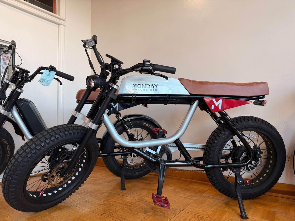 Custom Detroit Red Wings-Themed Monday Motorbikes Anza Electric Café Racer – Knobby Tires Edition